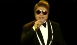 娱乐圈爆料的老头是谁啊,揭秘那位神秘“老头”的真实身份！