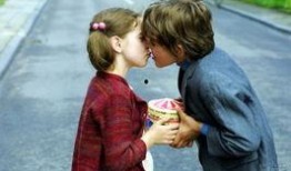 两小无猜在线观看免费,重温纯真年代，共度美好时光