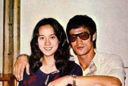 谁爆料李小龙打人视频,传奇武术巨星私下的一面