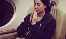 谢霆锋爆料自己爸爸视频,揭秘家族往事背后的惊人真相